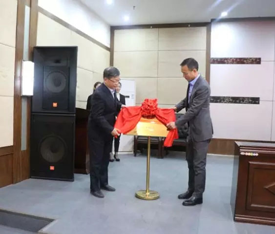 Chiny jakość eksportu żurawia i komitet promocji technologii ustanowił ceremonię uroczystości !.jpg China export crane quality and technology promotion Committee established conference held ceremoniously!.jpg